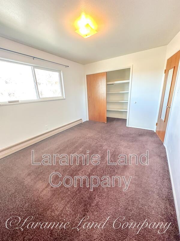 1158 N 17th St - Photo 6 of 9