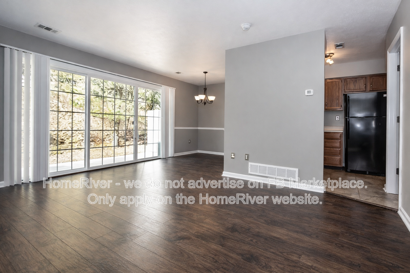 587 Brandywine Dr - Photo 3 of 11