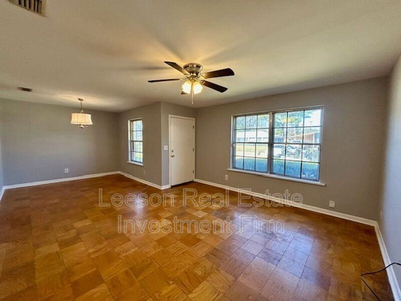 1139 Carolina St - Photo 3 of 21