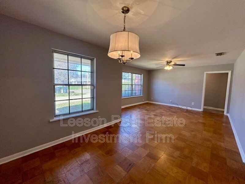 1139 Carolina St - Photo 5 of 21