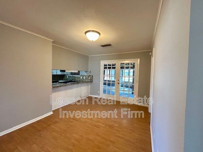 1139 Carolina St - Photo 6 of 21