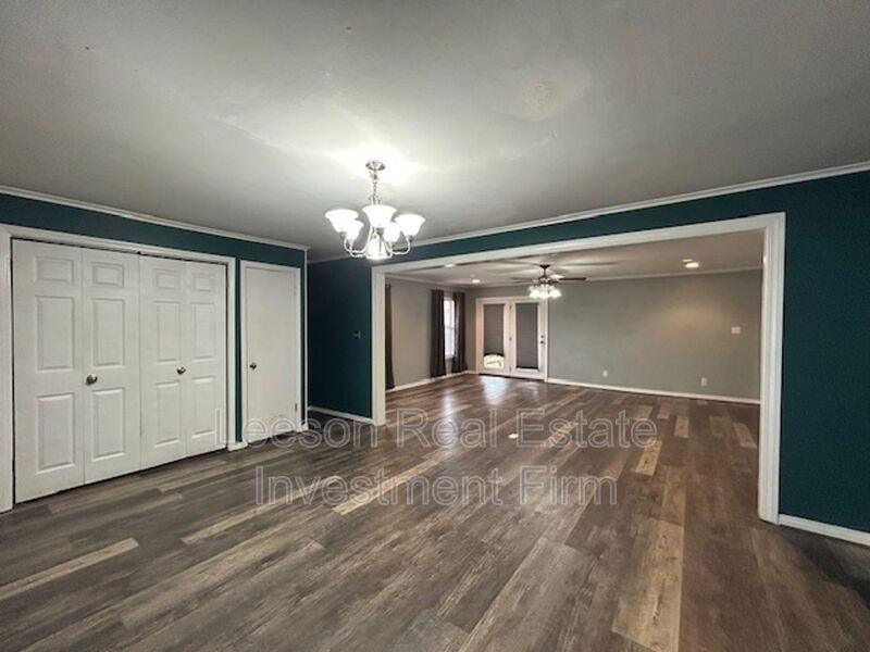 3715 Greenway Pl - Photo 3 of 7
