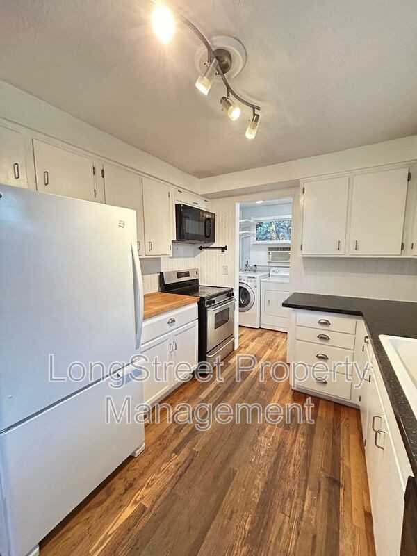 2872 Se Linda St - Photo 2 of 27