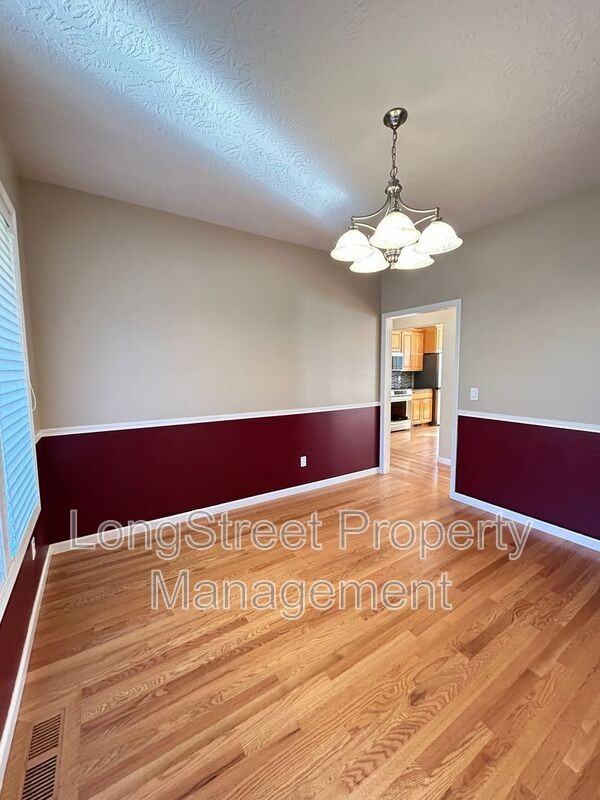 852 Marilyn Dr - Photo 4 of 50