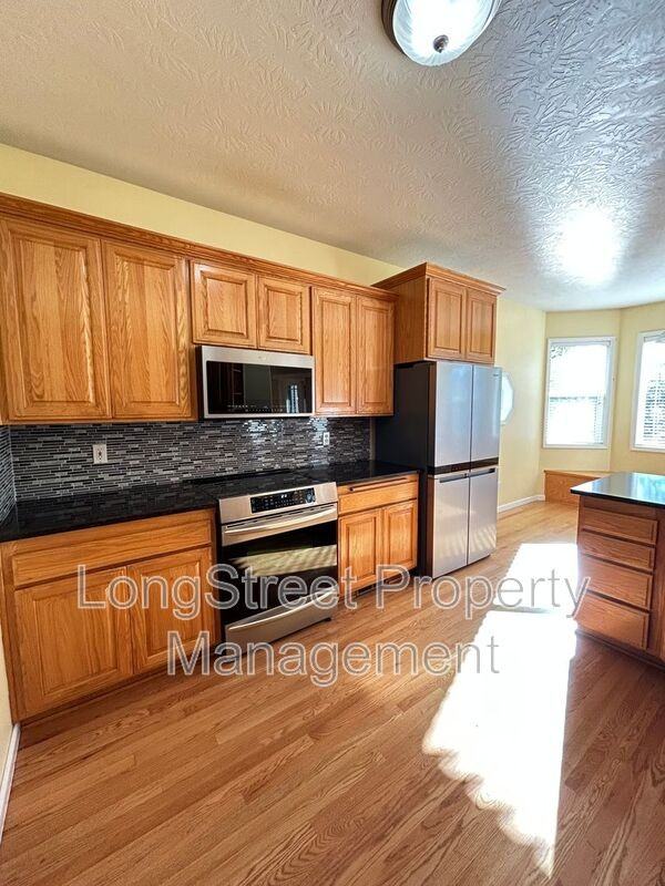 852 Marilyn Dr - Photo 6 of 50