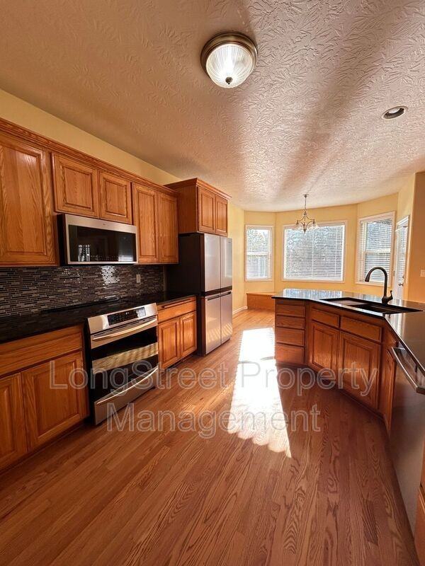 852 Marilyn Dr - Photo 7 of 50