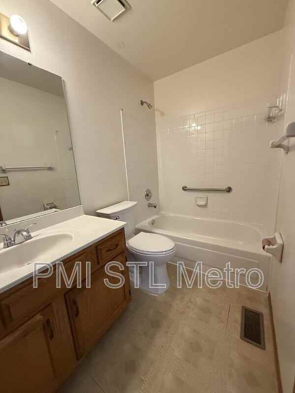 3865 Kentucky Derby Dr - Photo 5 of 14