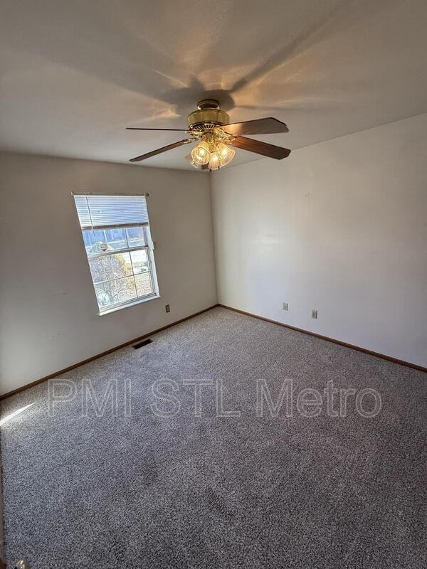 3865 Kentucky Derby Dr - Photo 6 of 14