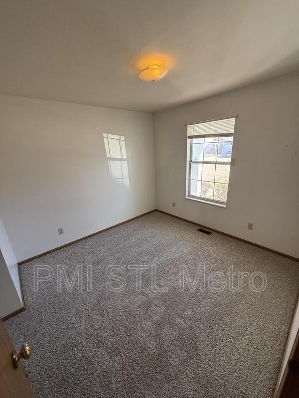 3865 Kentucky Derby Dr - Photo 7 of 14