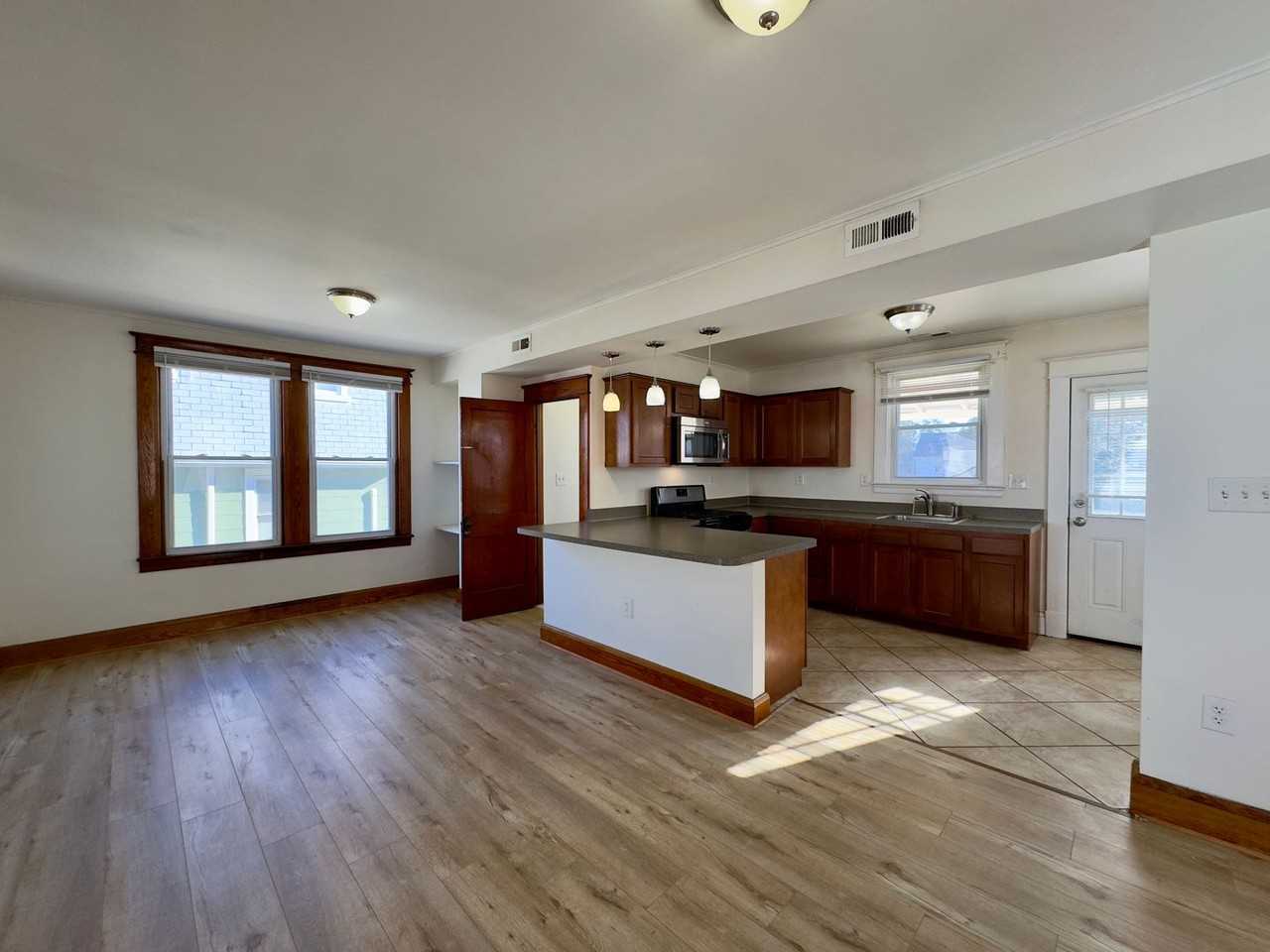 7003 Linden Ave - Photo 5 of 23