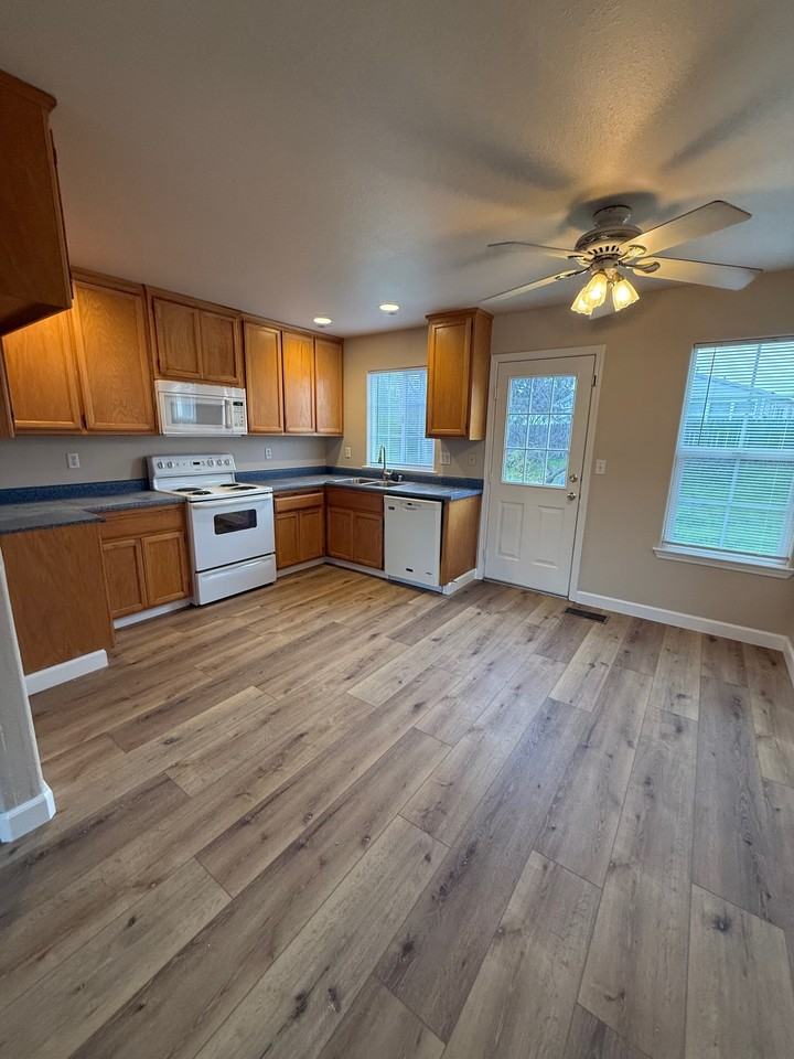 435 Foothill Ct #A - Photo 6 of 13