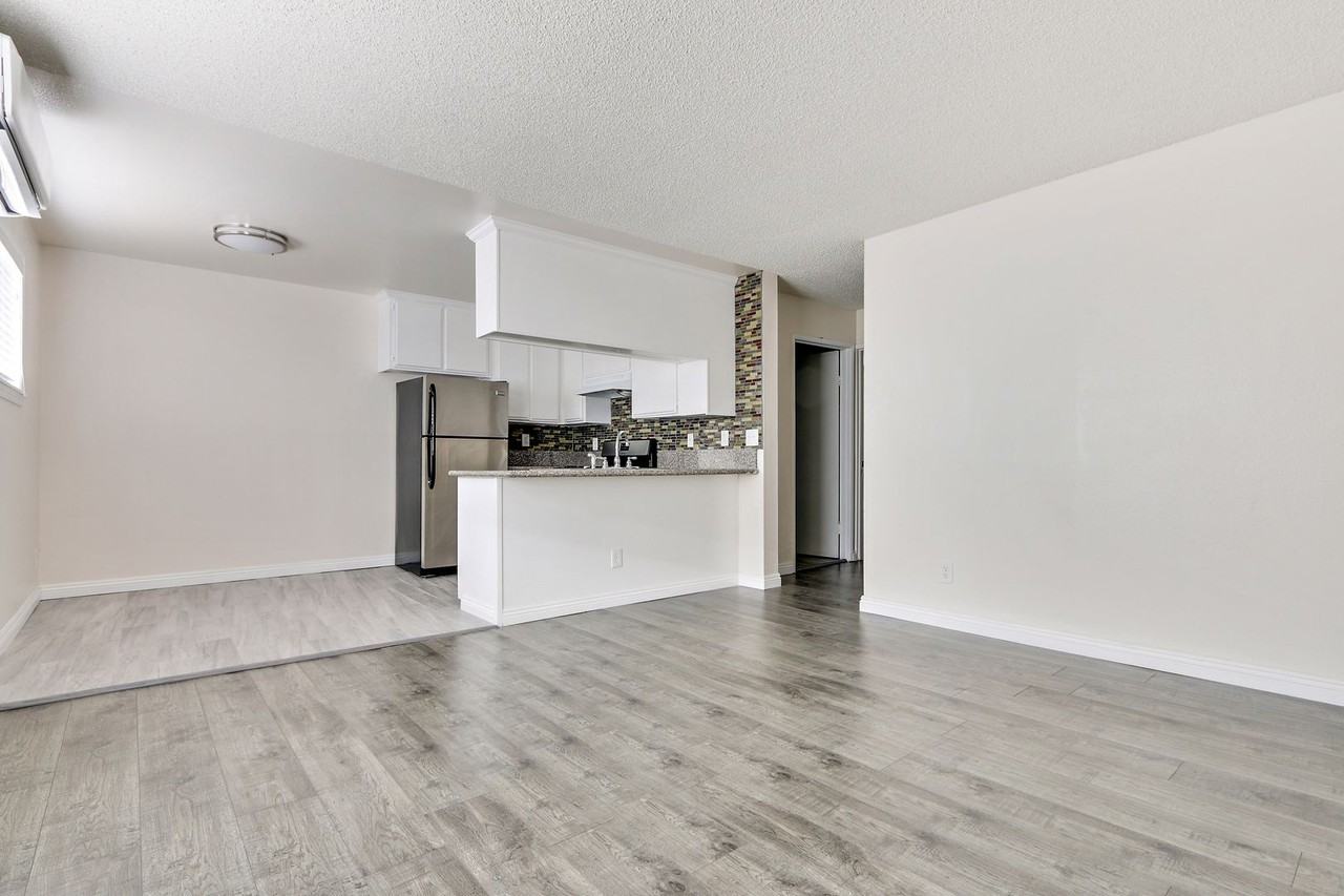 1026 N Bonnie Brae St - Photo 2 of 13