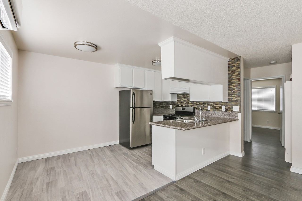 1026 N Bonnie Brae St - Photo 4 of 13