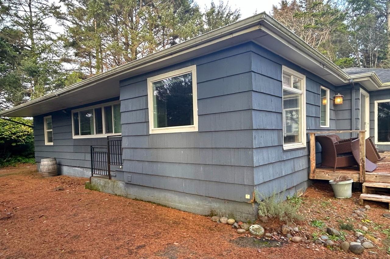 3251 Se Dune Ave - Photo 2 of 14