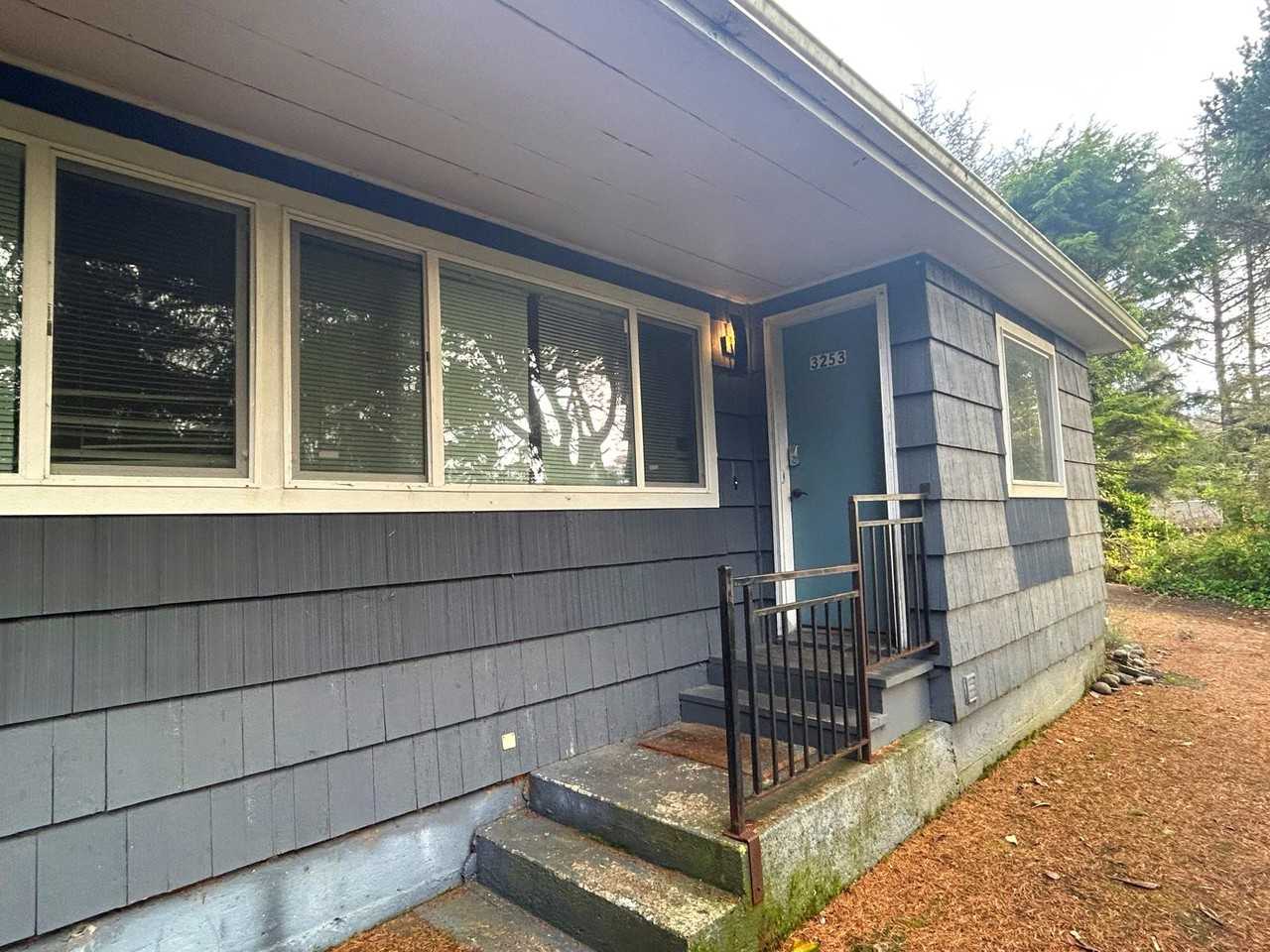 3251 Se Dune Ave - Photo 3 of 14