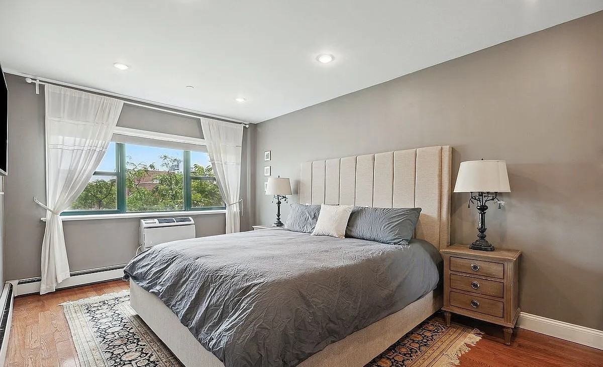 27-16 41st Ave - Photo 5 of 5