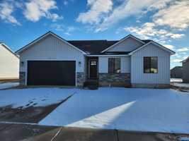 featured image of 3092 Peacock Ln