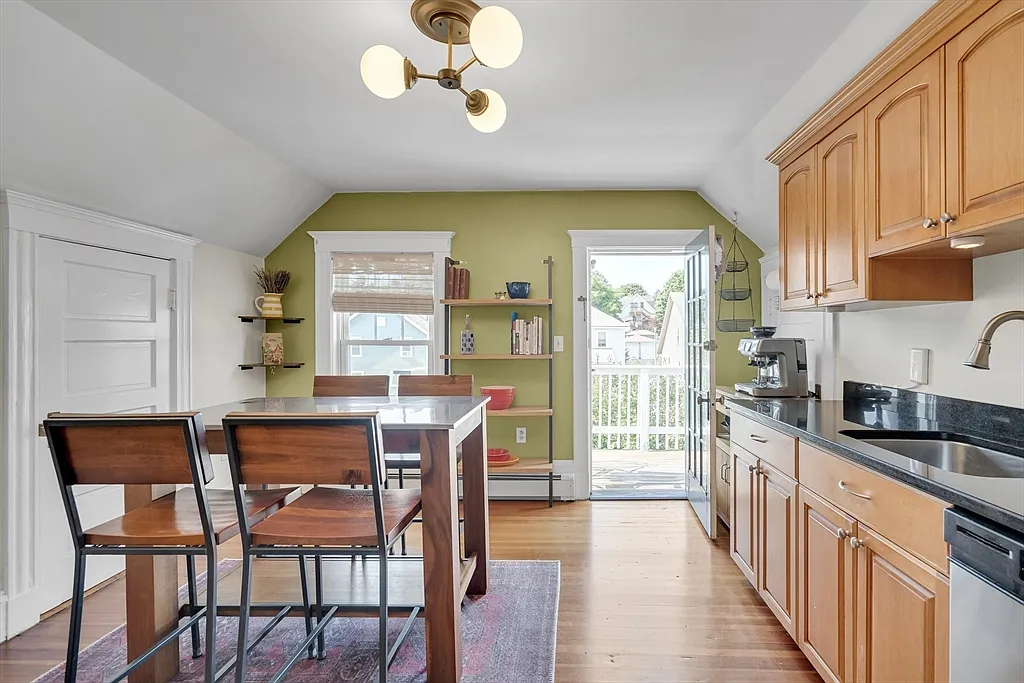 102 Fletcher St - Photo 3 of 22