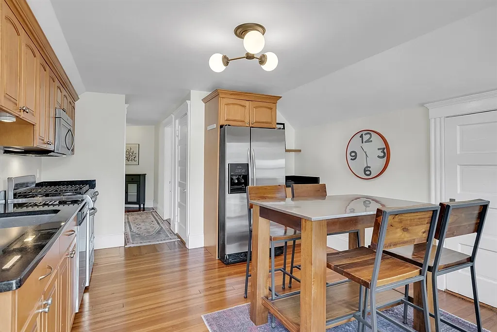 102 Fletcher St - Photo 4 of 22