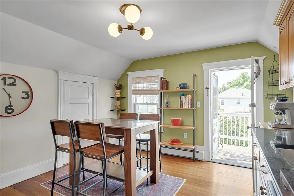 102 Fletcher St - Photo 5 of 22