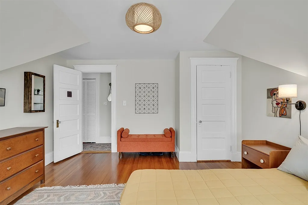 102 Fletcher St - Photo 7 of 22