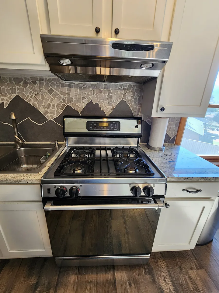 1010 Pine Ln - Photo 6 of 21