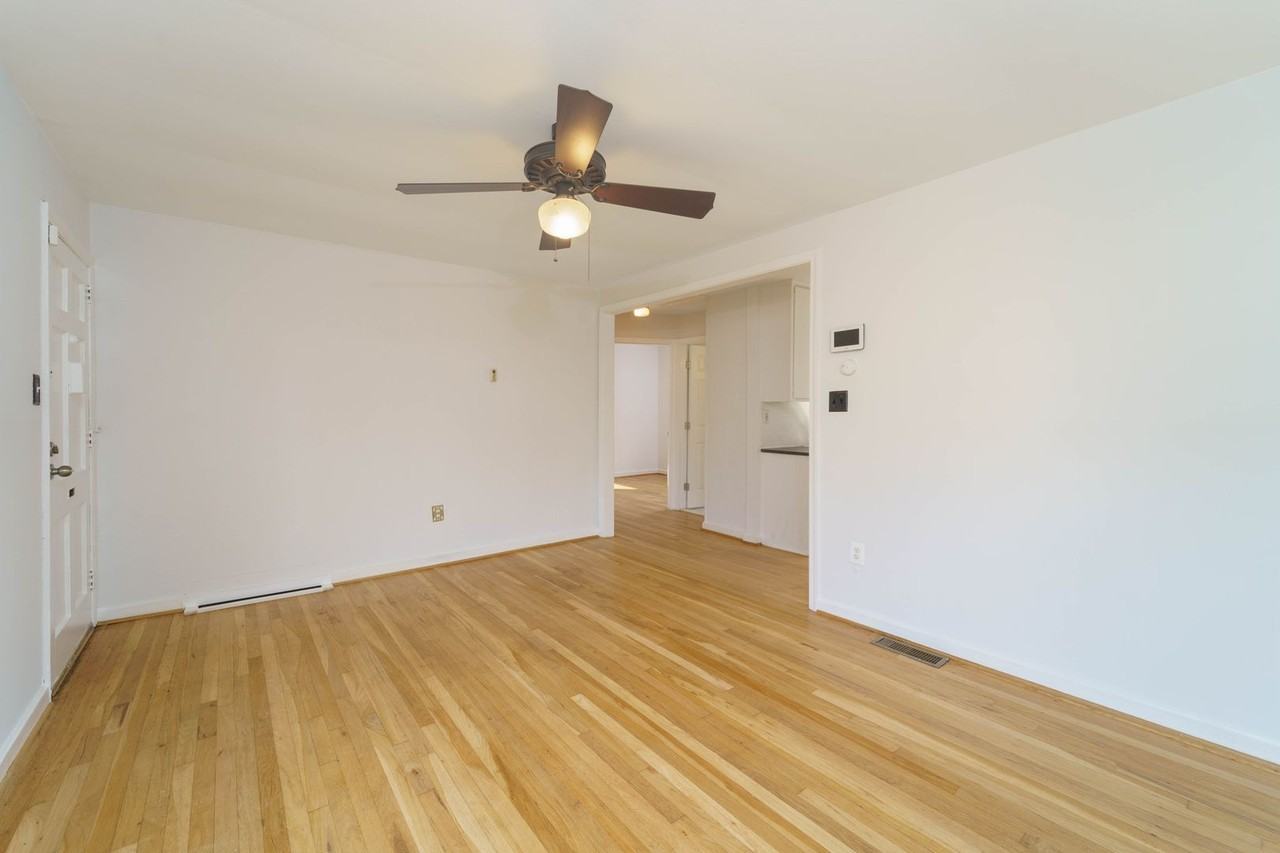 4400 Garrett Park Rd - Photo 5 of 20