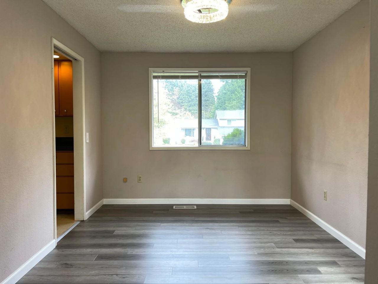 9711 Ne 130th Pl - Photo 5 of 23