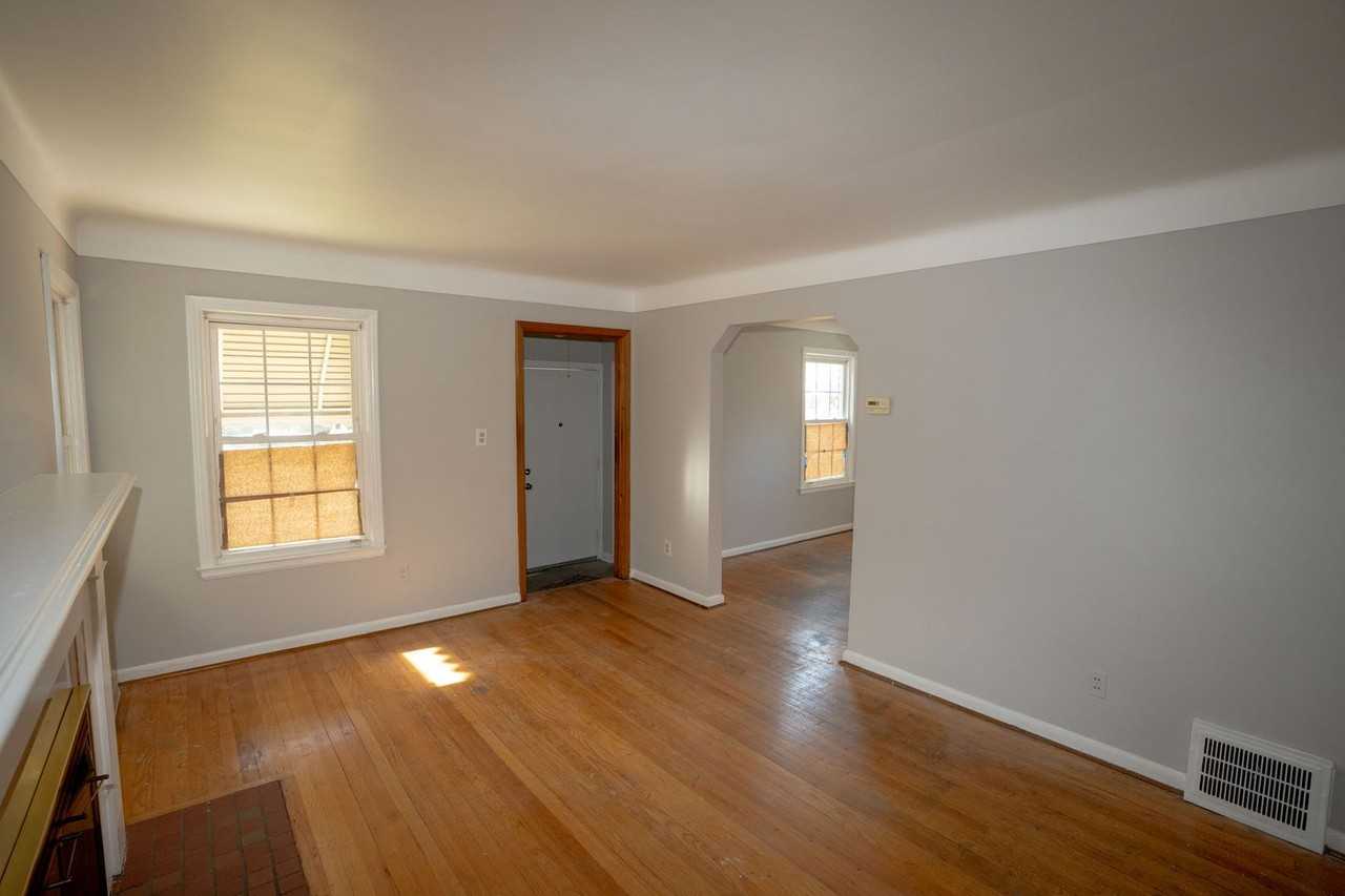 15086 Heyden St - Photo 5 of 28