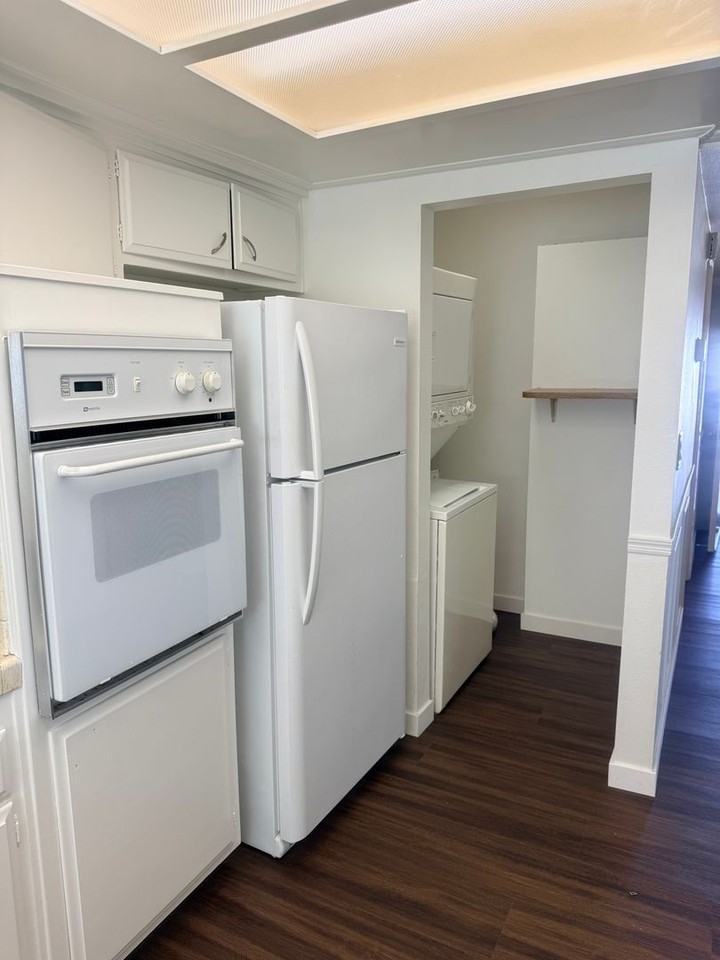 26300 Cherry Hills Blvd - Photo 7 of 11