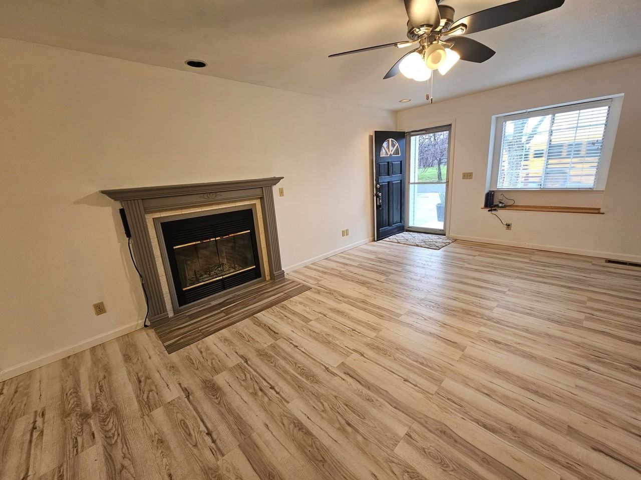 19342 Mountain Mdw S - Photo 2 of 14