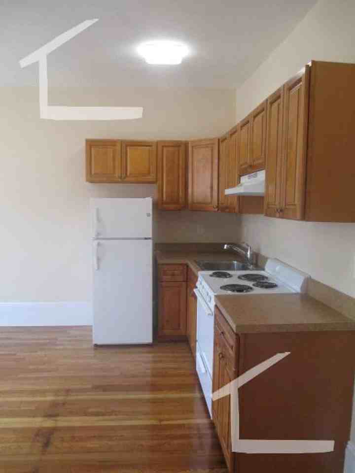 881 Huntington Ave - Photo 2 of 5