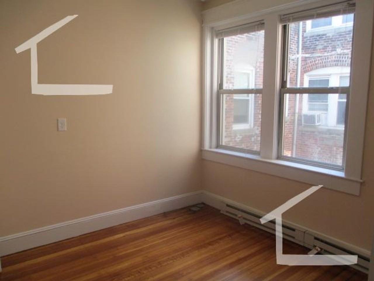 881 Huntington Ave - Photo 4 of 5