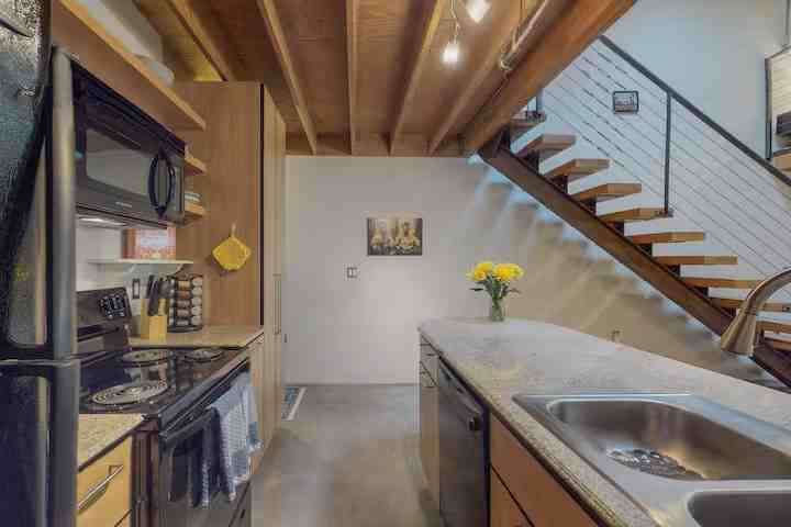 2001 Gold Ave Se #7 - Photo 7 of 21