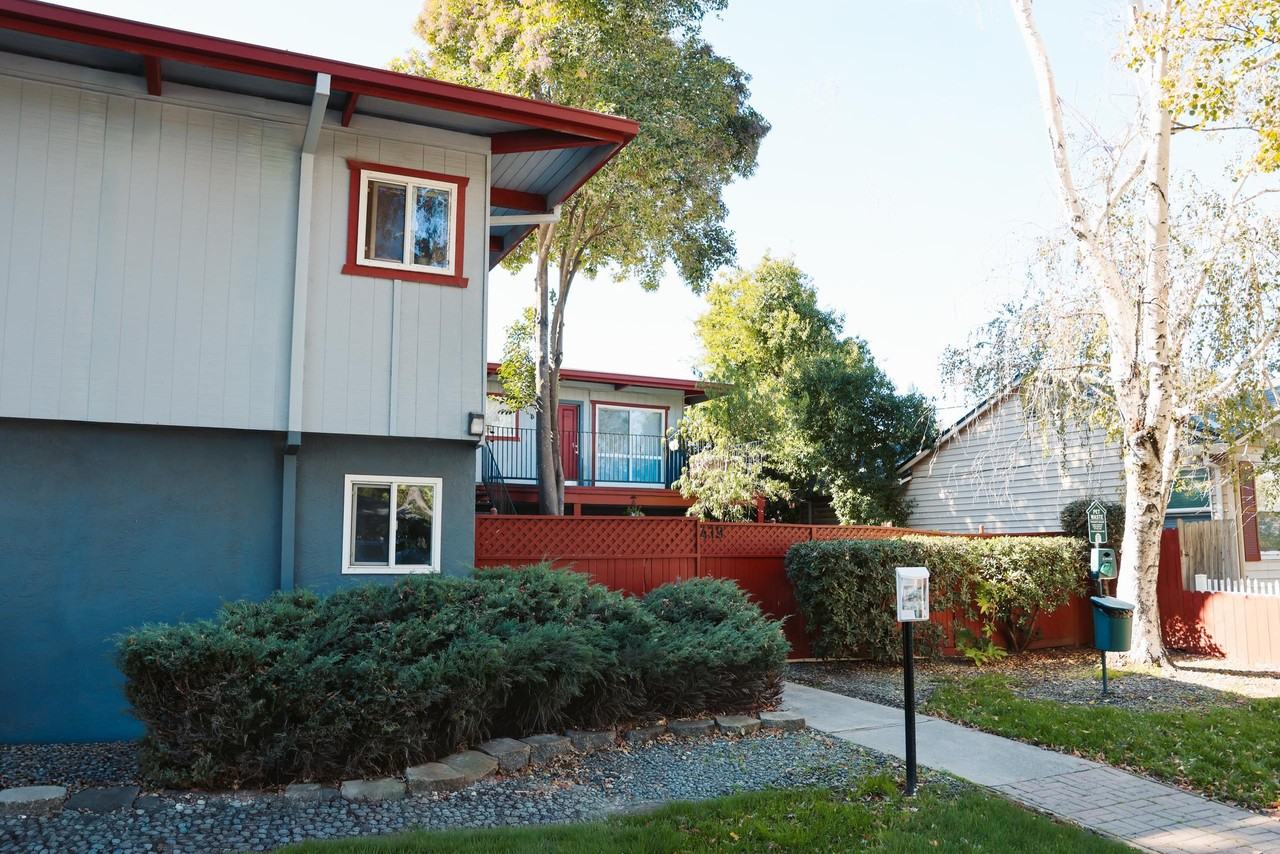 I Street Apartments - Photo 2 of 33