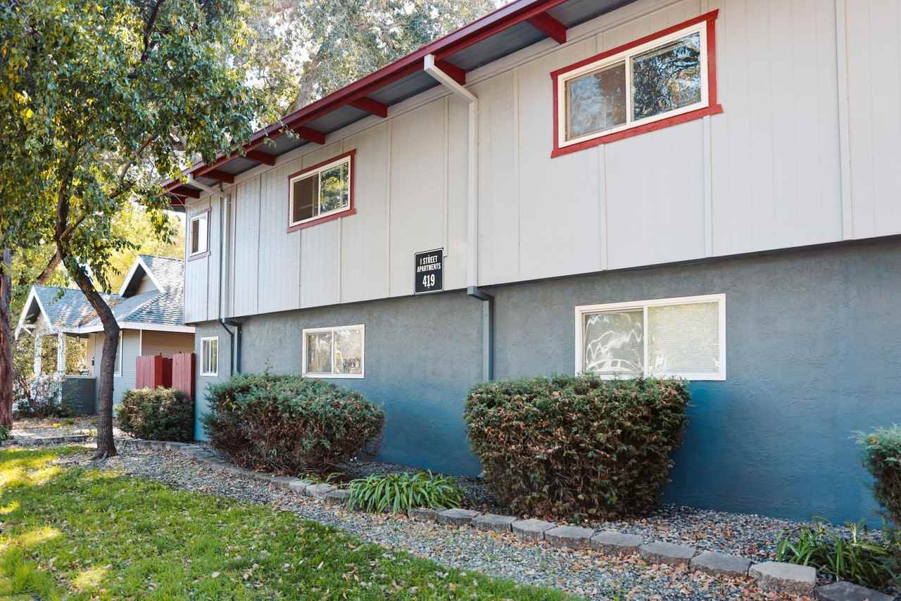 I Street Apartments - Photo 7 of 33