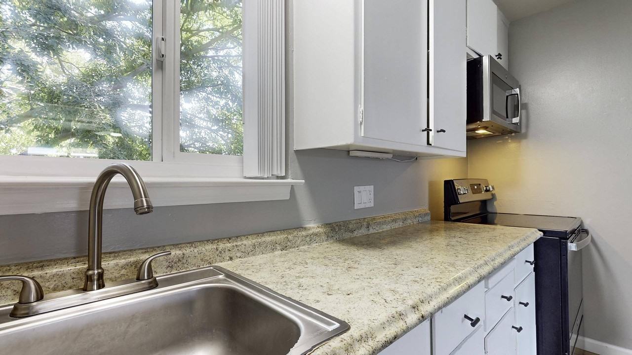 Pennsylvania Place - Photo 7 of 16