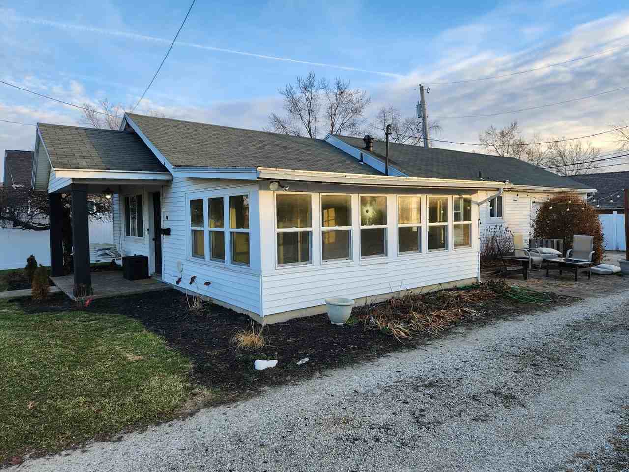 14 Bowman Ave - Photo 3 of 20