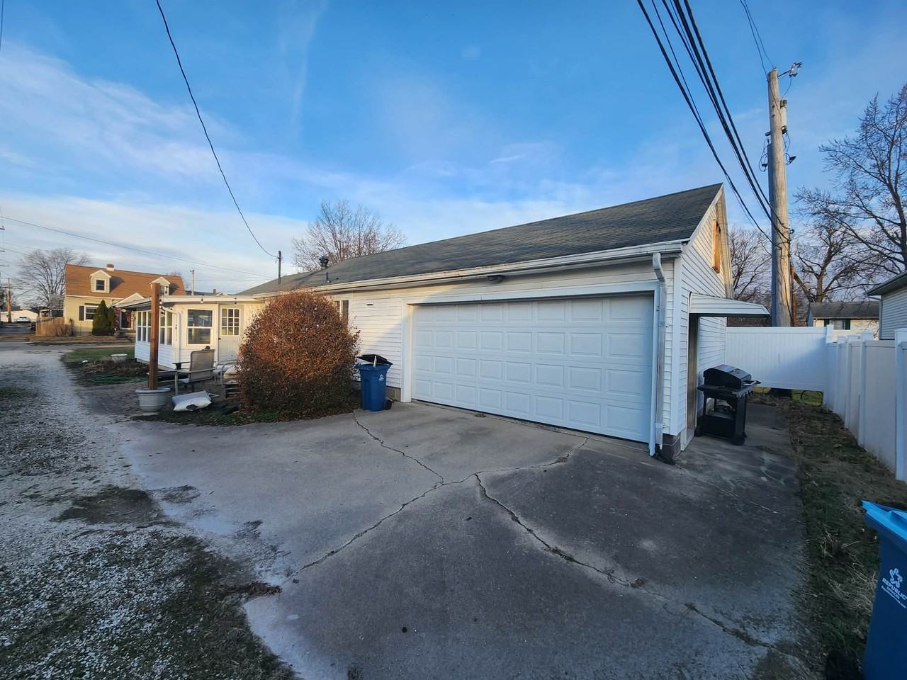 14 Bowman Ave - Photo 4 of 20