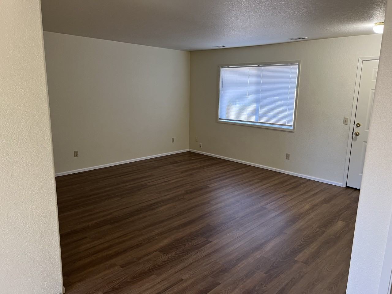 1851 Kellenbeck Ave - Photo 2 of 5