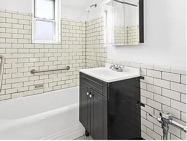 3031 Hobart St #2L - Photo 5 of 6