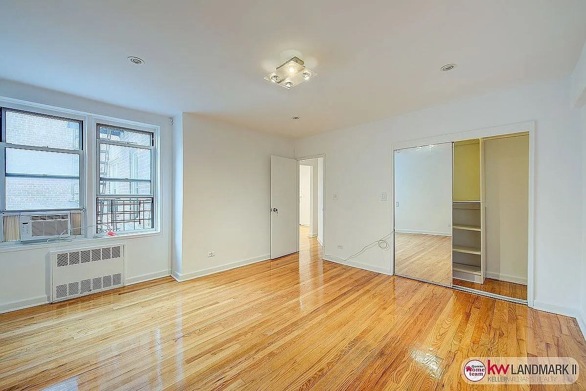 3301 92nd St #3E - Photo 5 of 8