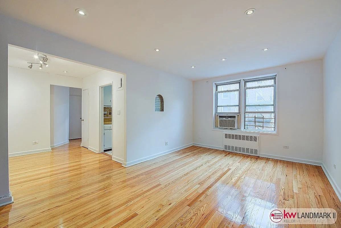 3301 92nd St #3E - Photo 7 of 8