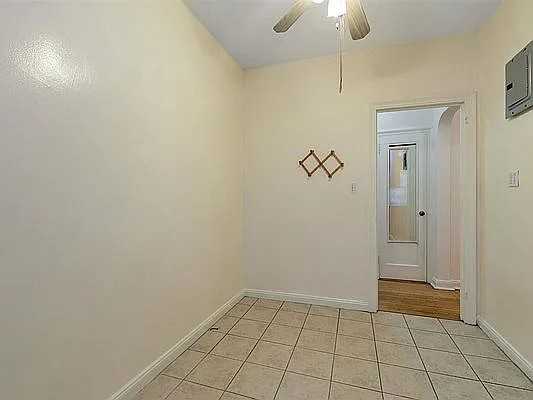 3524 78th St #B23 - Photo 3 of 8