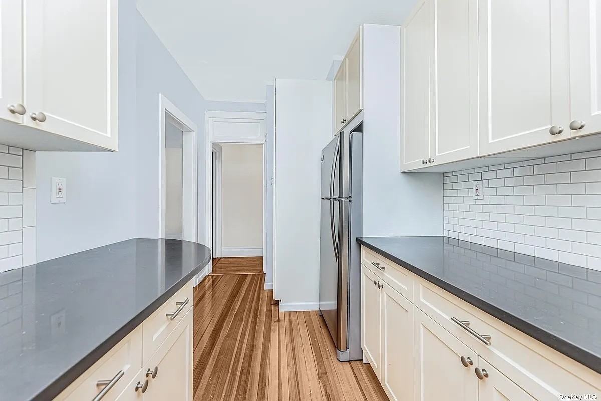 3527 80th St #33 - Photo 2 of 7