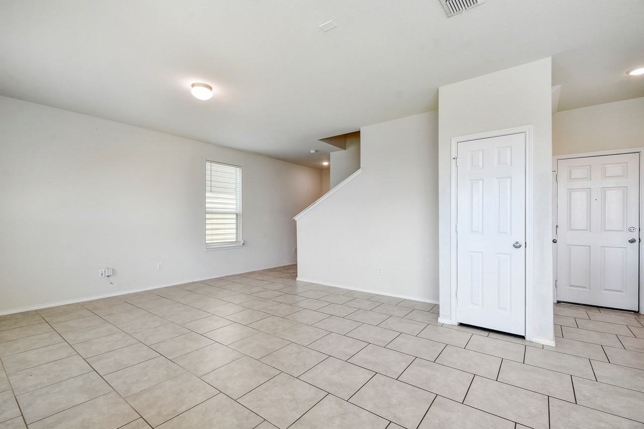 10370 Dunlap - Photo 5 of 25