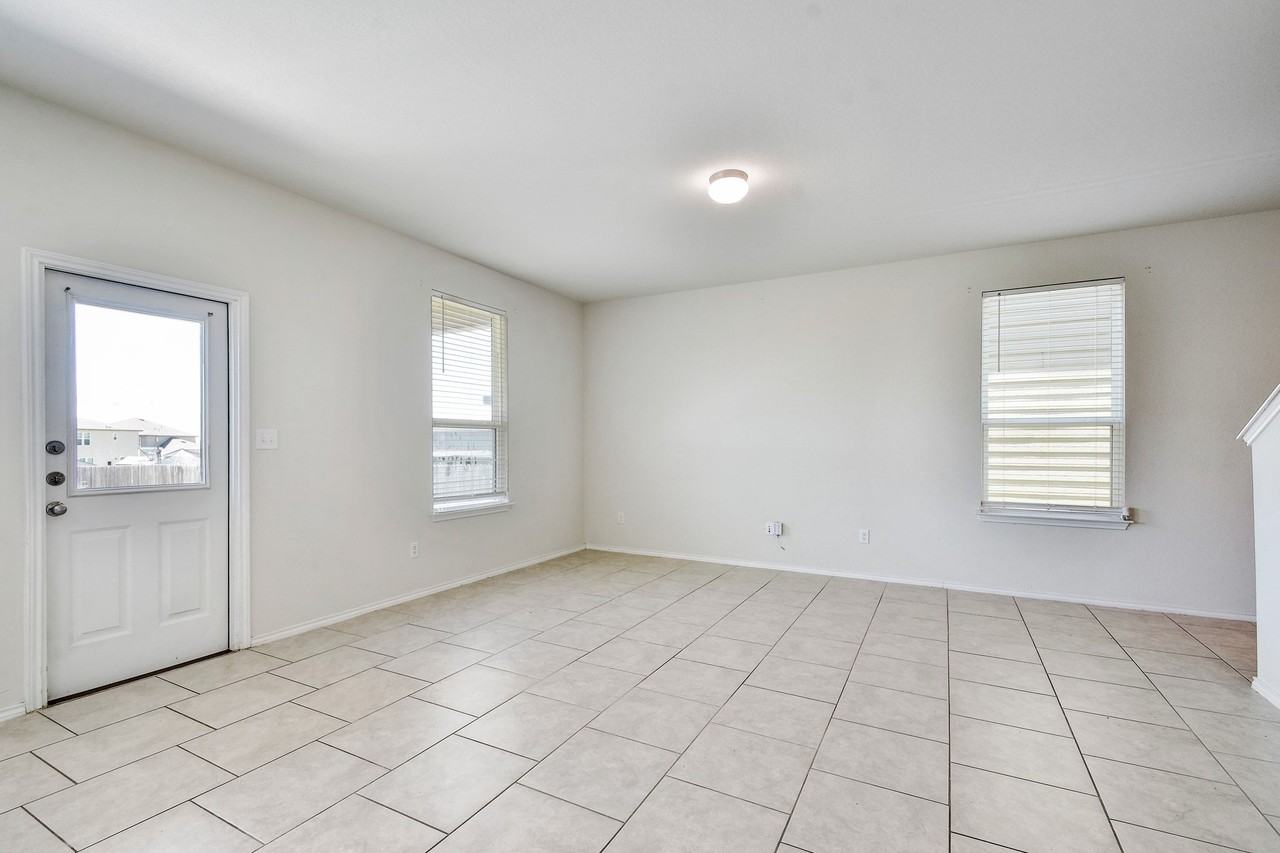 10370 Dunlap - Photo 6 of 25