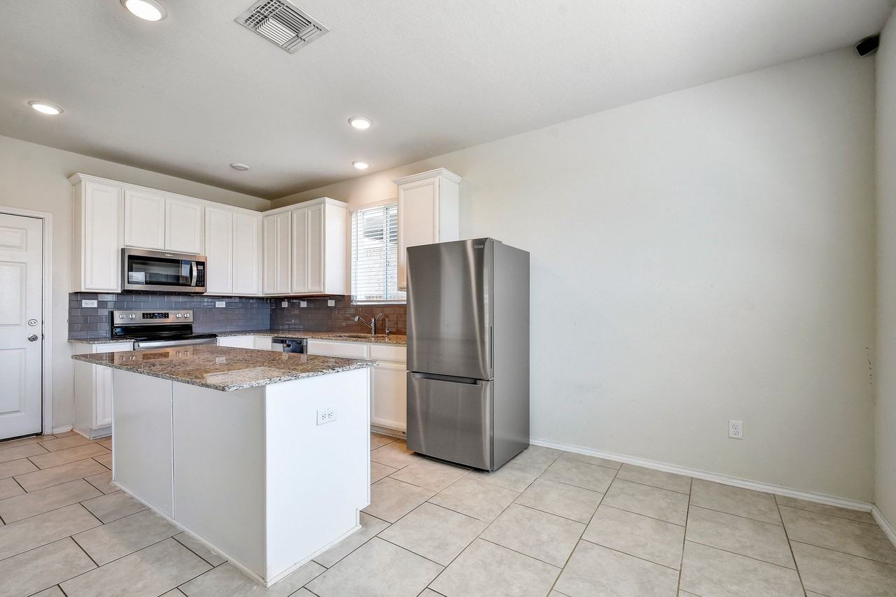 10370 Dunlap - Photo 7 of 25