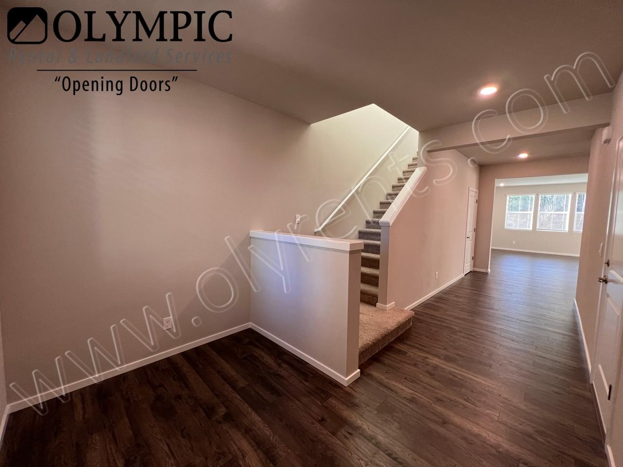 2429 Hyde Ct Ne - Photo 2 of 33