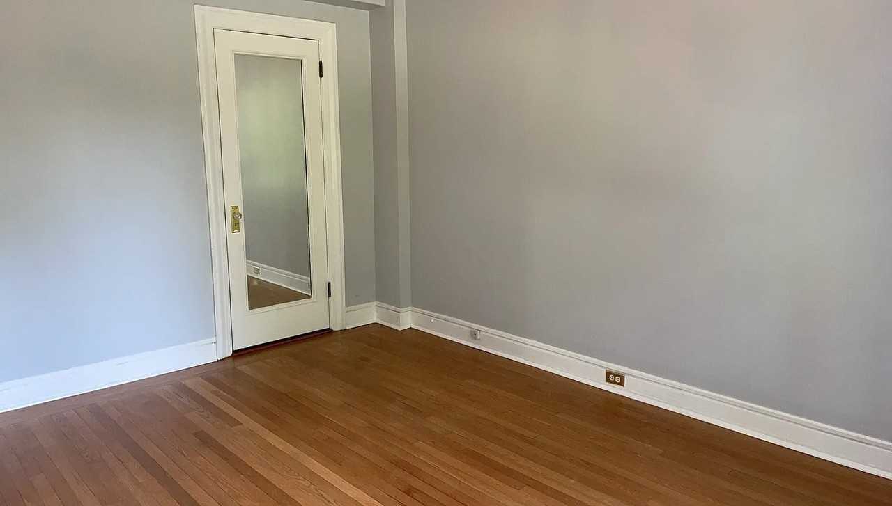 85 N Broadway #1 - Photo 4 of 10